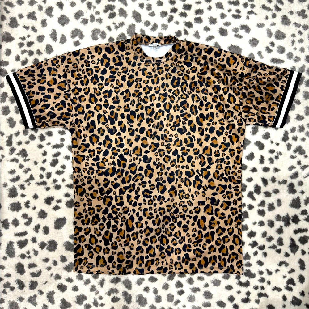 Men’s Fashion Nova Cheetah Print Tshirt - Size Large